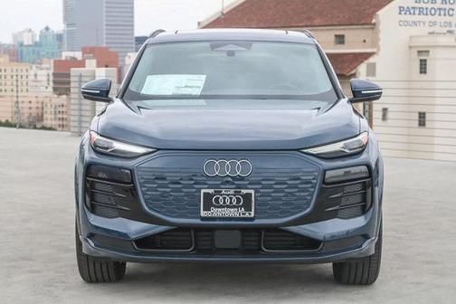 2025 Audi Q6 e-tron Premium