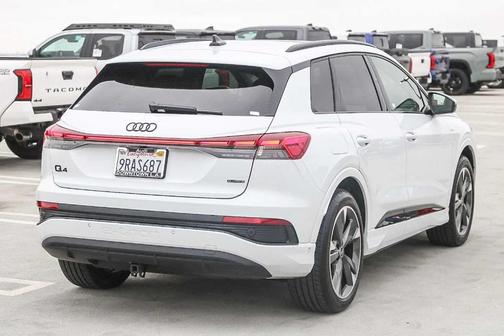 2024 Audi Q4 e-tron 55 quattro Premium