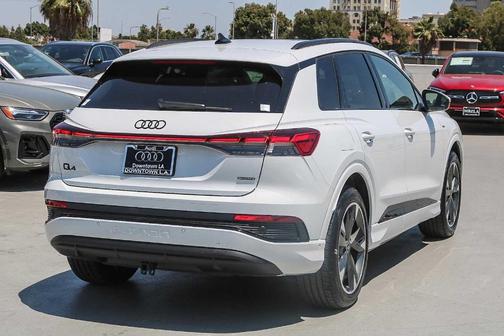 2024 Audi Q4 e-tron 55 quattro Premium