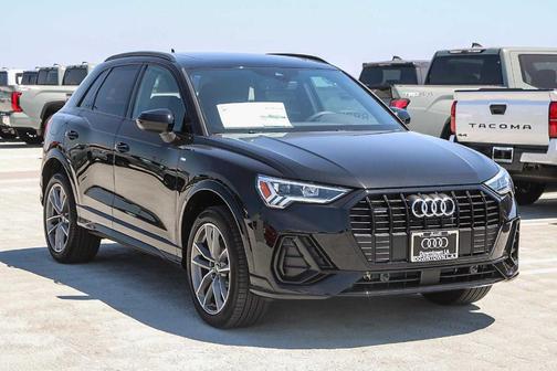 2025 Audi Q3 45 S line Premium