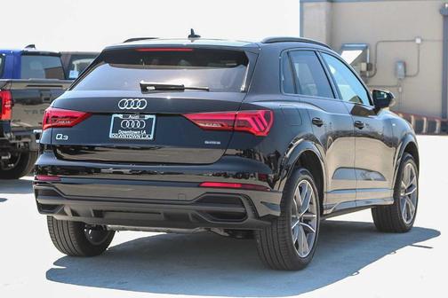 2025 Audi Q3 45 S line Premium