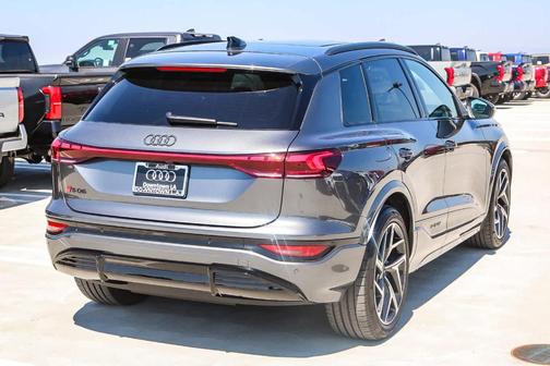2025 Audi SQ6 e-tron Premium