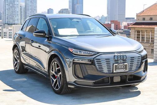 2025 Audi SQ6 e-tron Premium