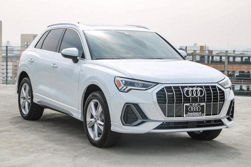 2024 Audi Q3 45 S line Premium