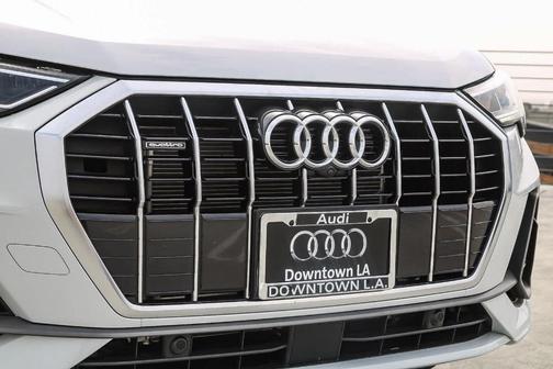 2024 Audi Q3 45 S line Premium