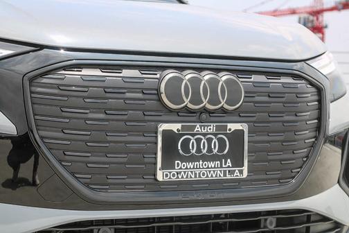 2025 Audi Q4 e-tron 55 quattro Premium