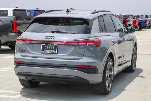 2025 Audi Q4 e-tron 55 quattro Premium