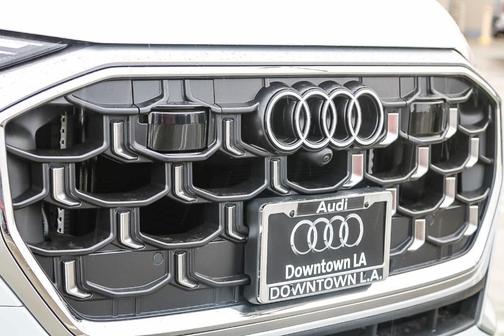 2025 Audi SQ8 4.0T quattro Premium Plus