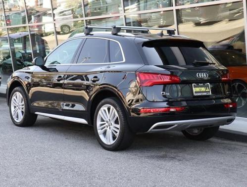 Photo 4 of 25 of 2019 Audi Q5 2.0T Premium Plus