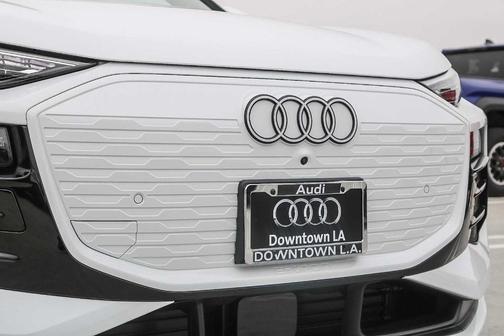 2025 Audi Q6 e-tron Premium