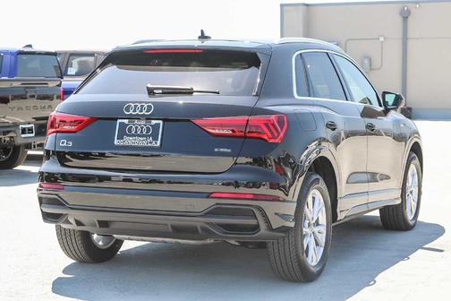 2025 Audi Q3 45 S line Premium