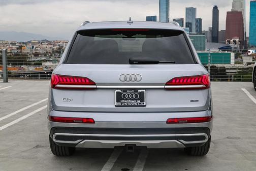 2022 Audi Q7 45 Premium