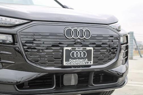 2025 Audi Q6 e-tron Premium