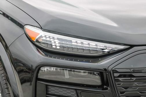 2025 Audi Q6 e-tron Premium