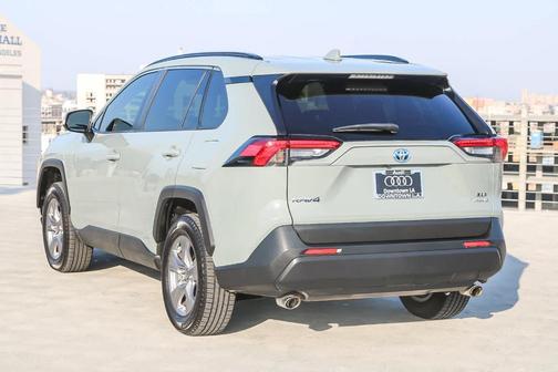 2023 Toyota RAV4 Hybrid XLE