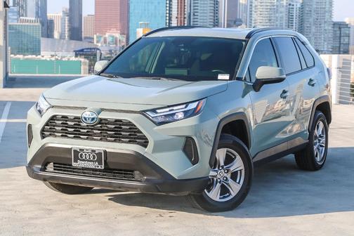 2023 Toyota RAV4 Hybrid XLE
