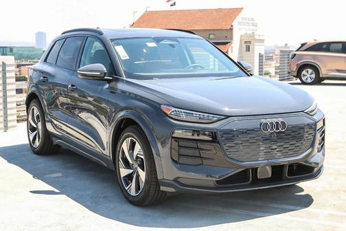 2025 Audi Q6 e-tron Premium
