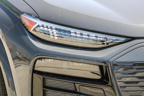 2025 Audi Q6 e-tron Premium