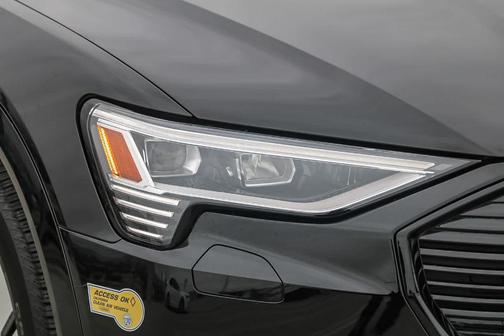 2022 Audi e-tron Premium