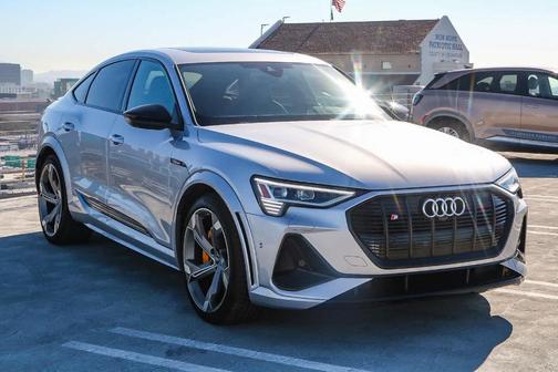 2023 Audi e-tron S Premium Plus
