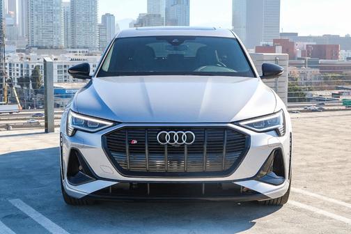 2023 Audi e-tron S Premium Plus