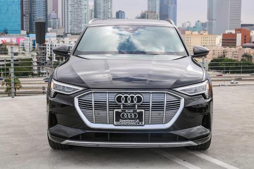 2022 Audi e-tron Premium Plus