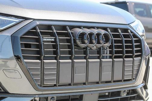 2025 Audi Q3 45 S line Premium