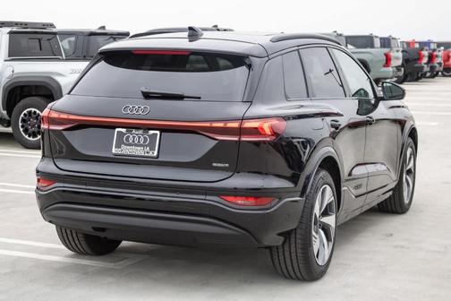 2025 Audi Q6 e-tron Premium