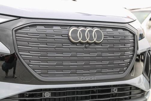 2025 Audi Q4 e-tron 55 quattro Premium