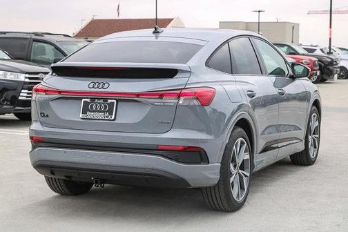 2025 Audi Q4 e-tron 55 quattro Premium
