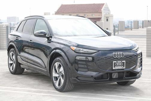 2025 Audi Q6 e-tron Premium