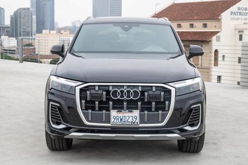 2025 Audi Q7 55 Premium Plus
