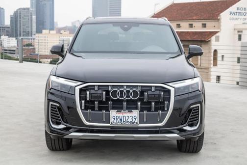 2025 Audi Q7 55 Premium Plus