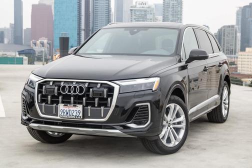 2025 Audi Q7 55 Premium Plus