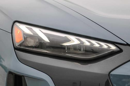 2024 Audi e-tron GT Premium Plus