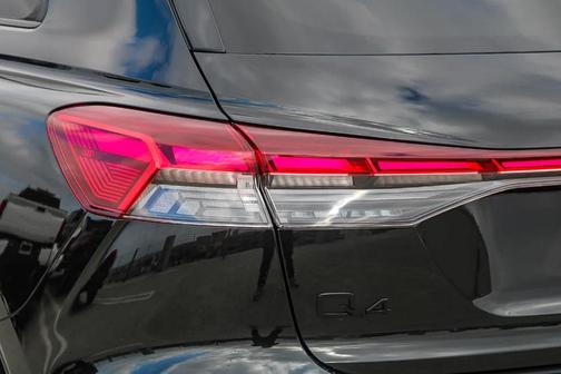 2025 Audi Q4 e-tron 55 quattro Premium