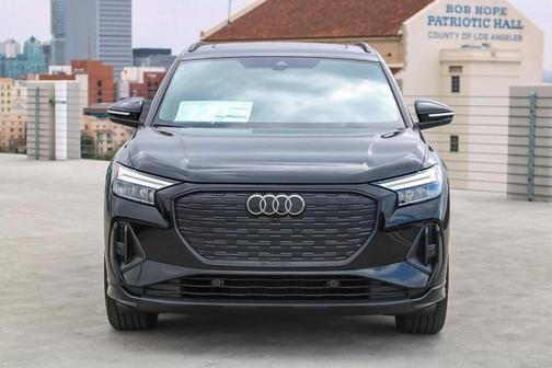 2025 Audi Q4 e-tron 55 quattro Premium