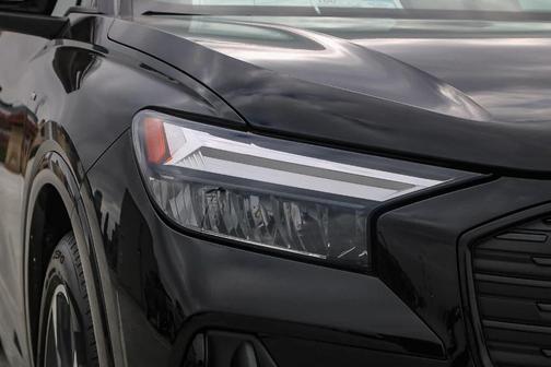 2025 Audi Q4 e-tron 55 quattro Premium