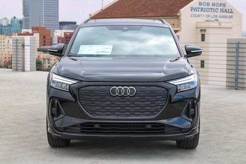 2025 Audi Q4 e-tron 55 quattro Premium