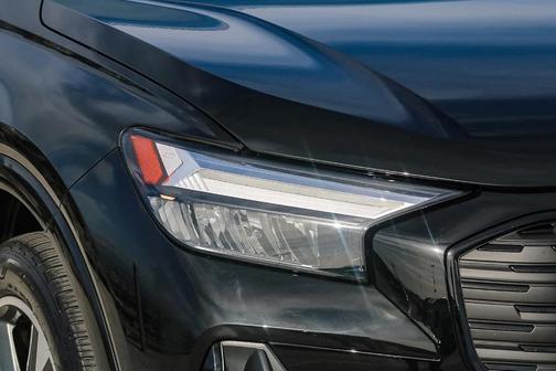 2024 Audi Q4 e-tron 55 quattro Premium