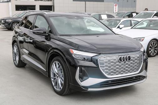 2025 Audi Q4 e-tron 55 quattro Premium