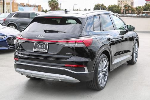 2025 Audi Q4 e-tron 55 quattro Premium