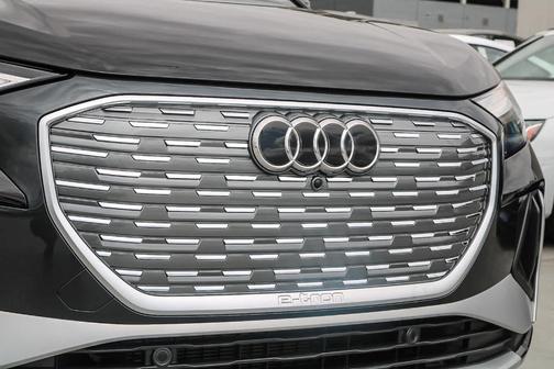 2025 Audi Q4 e-tron 55 quattro Premium