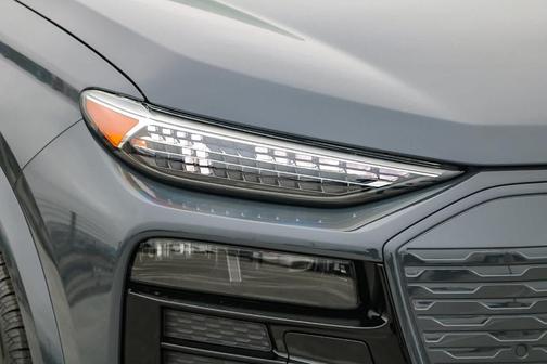 2025 Audi Q6 e-tron Premium
