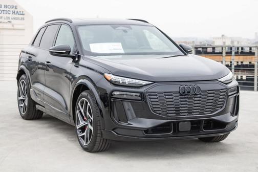 2025 Audi SQ6 e-tron Premium