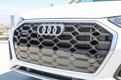 2024 Audi Q5 e 55 S line quattro Premium