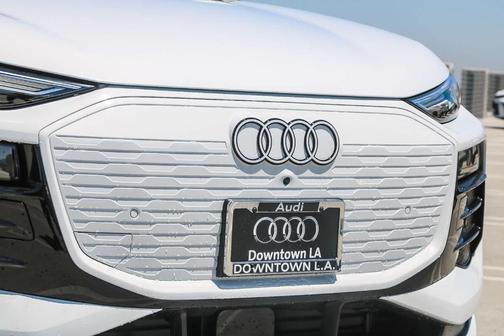 2025 Audi Q6 e-tron Premium