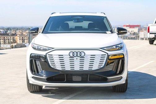 2025 Audi SQ6 e-tron Premium