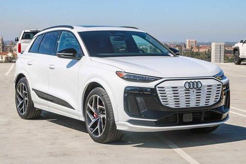 2025 Audi SQ6 e-tron Premium