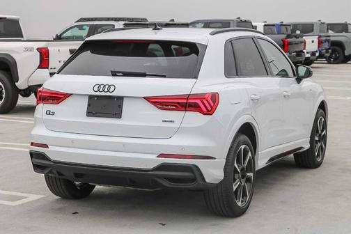 2025 Audi Q3 45 S line Premium